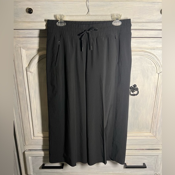 Athleta Black Avenue Wide Leg Cropped Pants Athleisure Travel Lounge - Picture 5 of 11